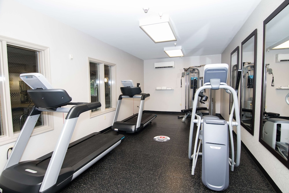 Country Inn Suites By Radisson Lehighton Jim Thorpe Pa 24/34