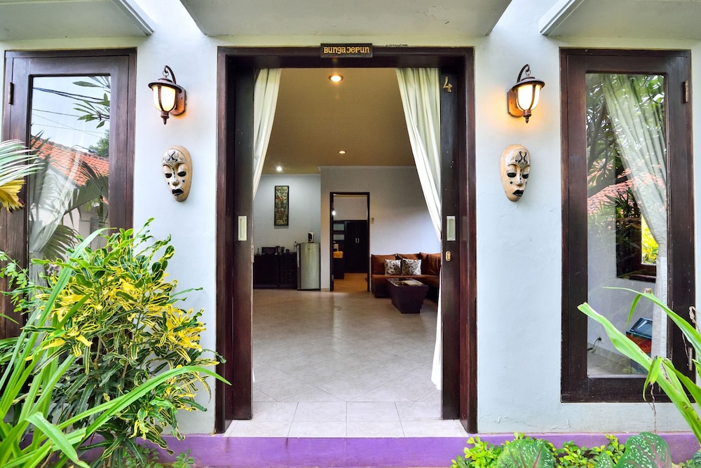 Dolphin Beach Bali 23/63