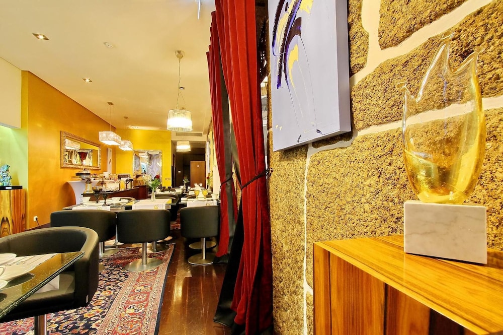Hotel Mestre de Avis 39/50