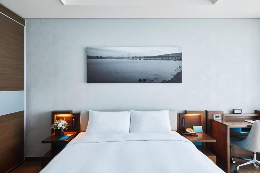 Deluxe, Suite, Double Bed, High Floor