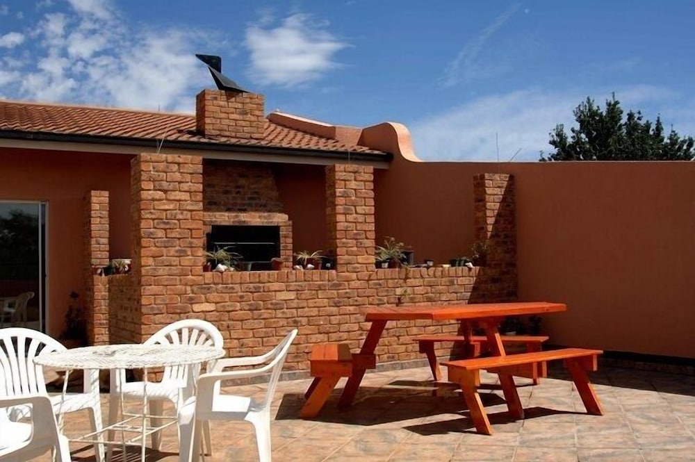 Gateway Guest House 25/27