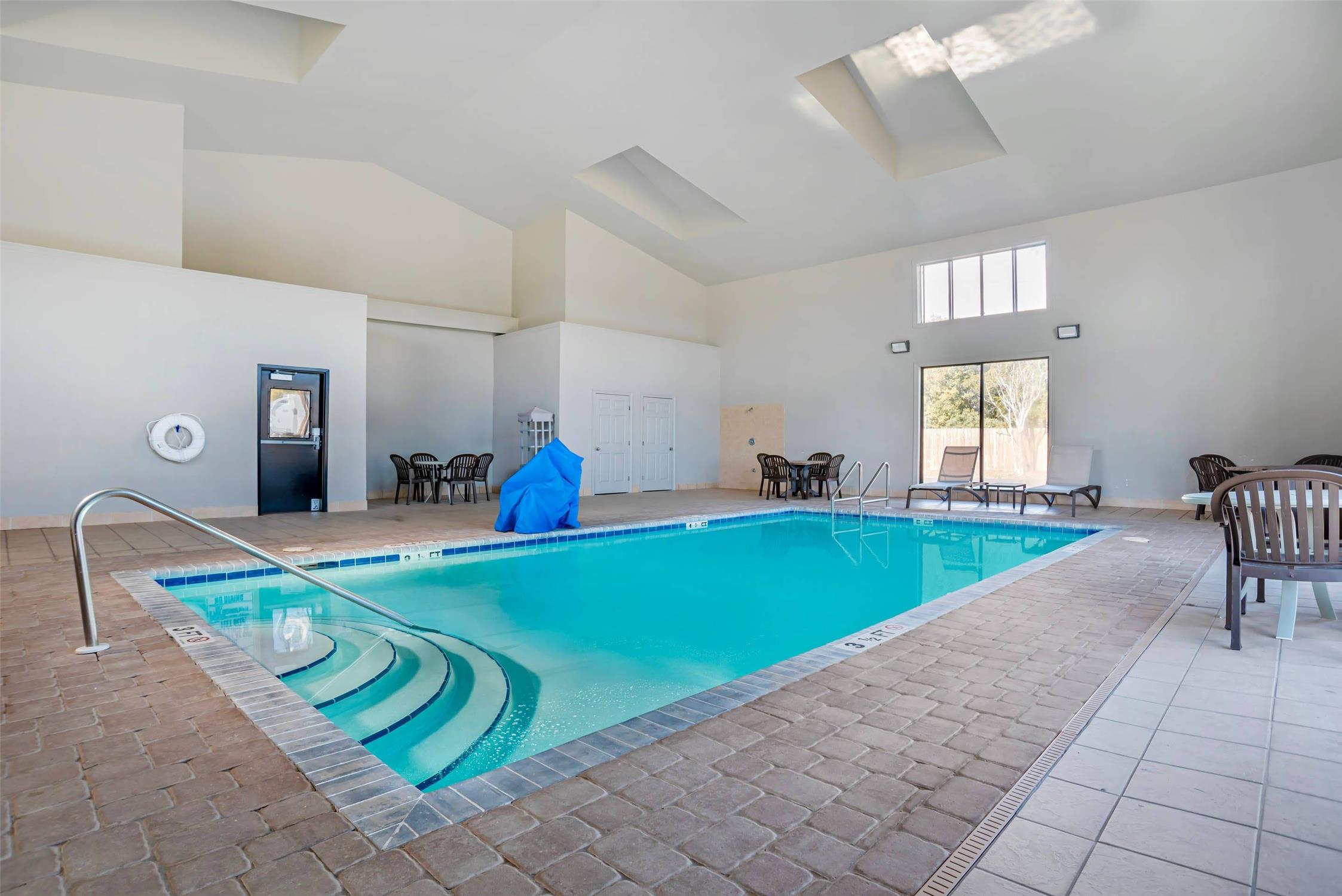 Comfort Inn Pensacola Near NAS Corry Station 25/60