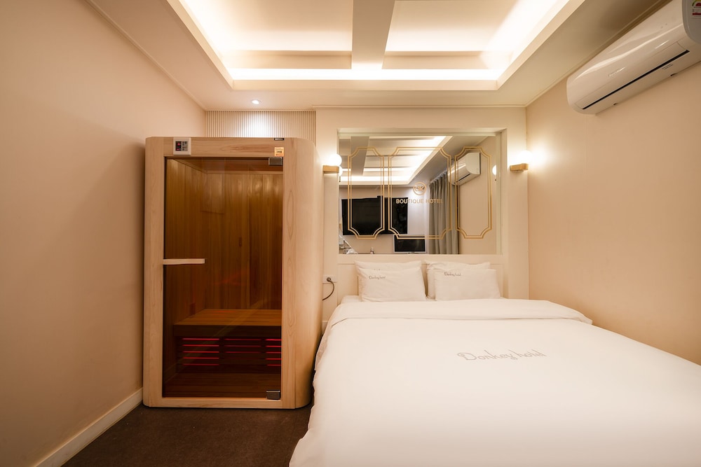 DK Hotel 19/55