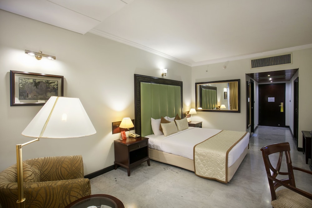 Hotel Sarina 23/77