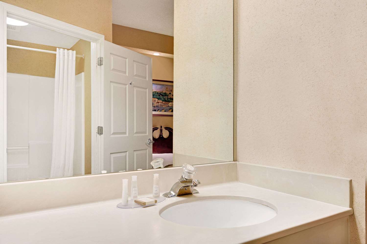 Baymont by Wyndham Pearl 23/24