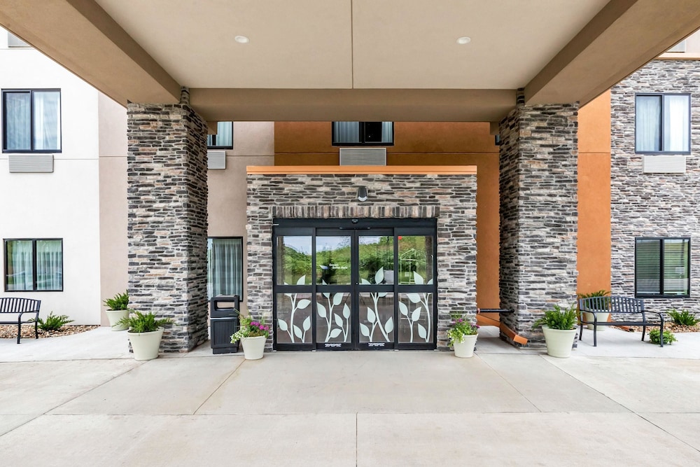 Sleep Inn & Suites West Des Moines near Jordan Creek 6/39