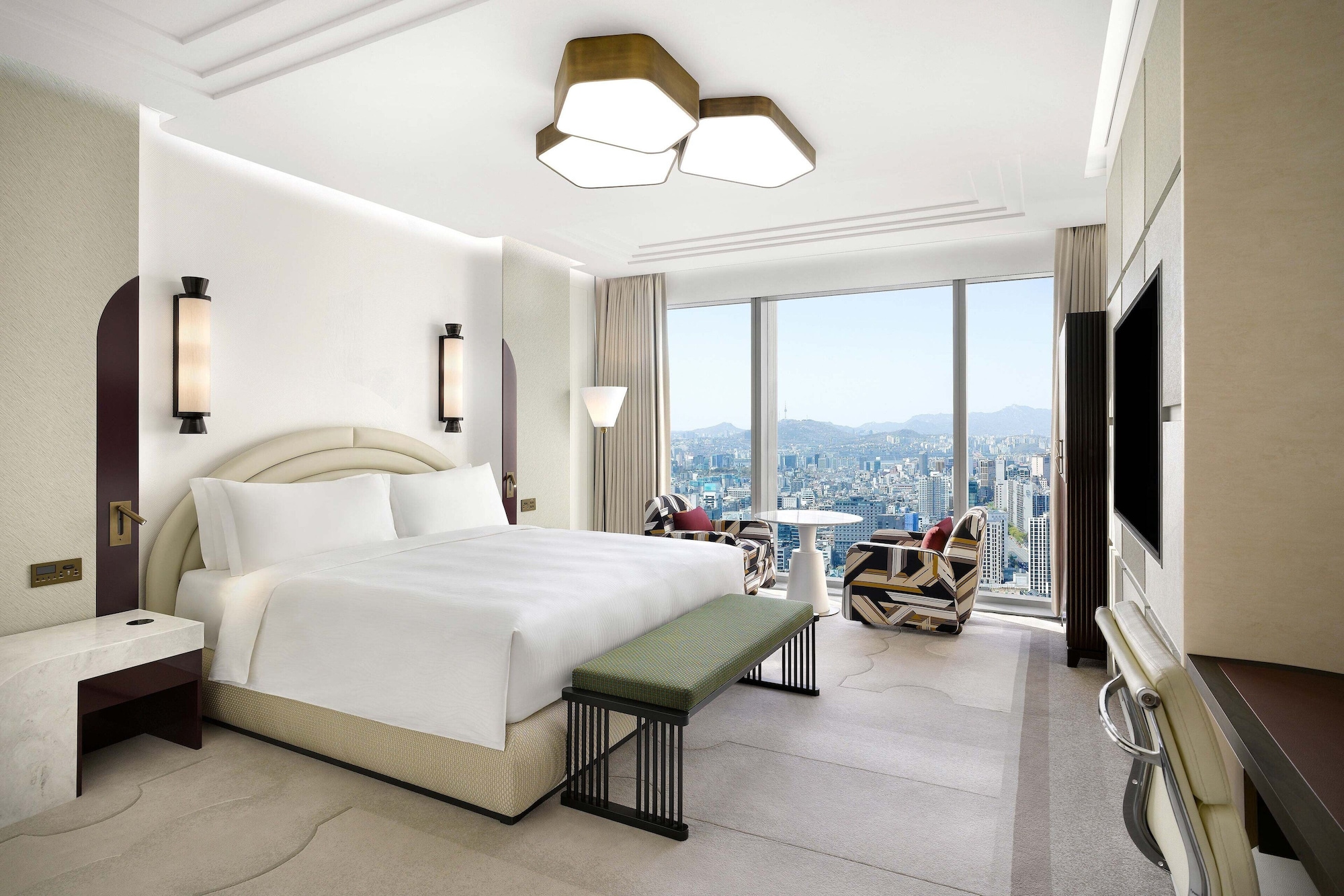 Master, King Bed, City View