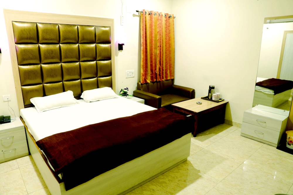 HOTEL PRAYAG 26/55