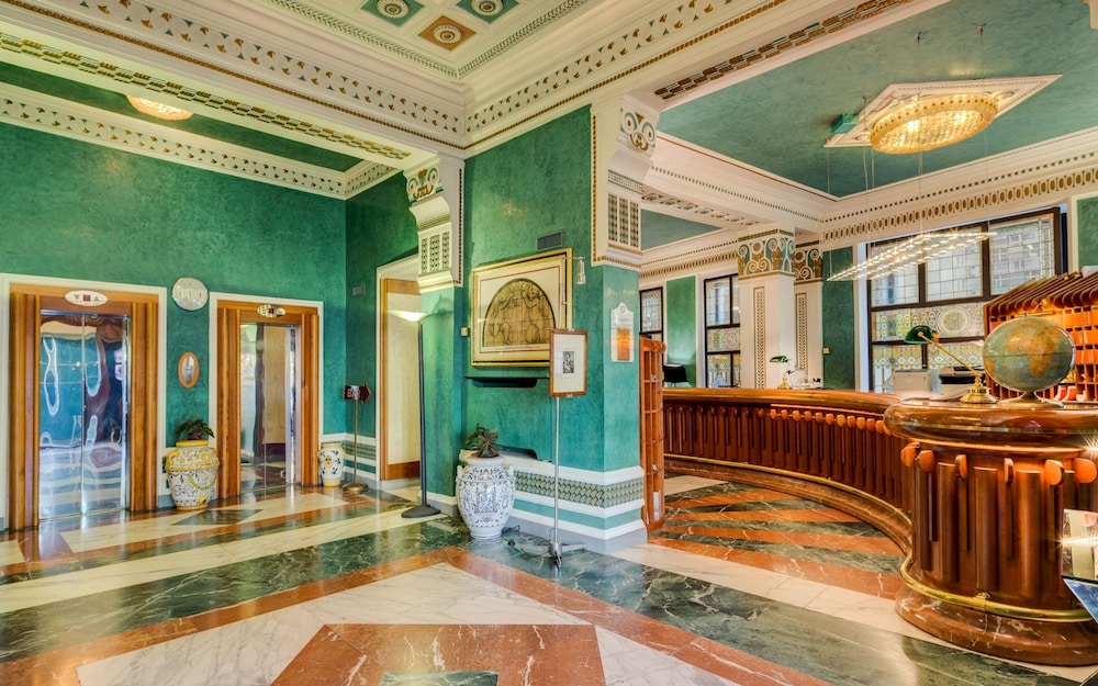 Roma Hotel 5/89