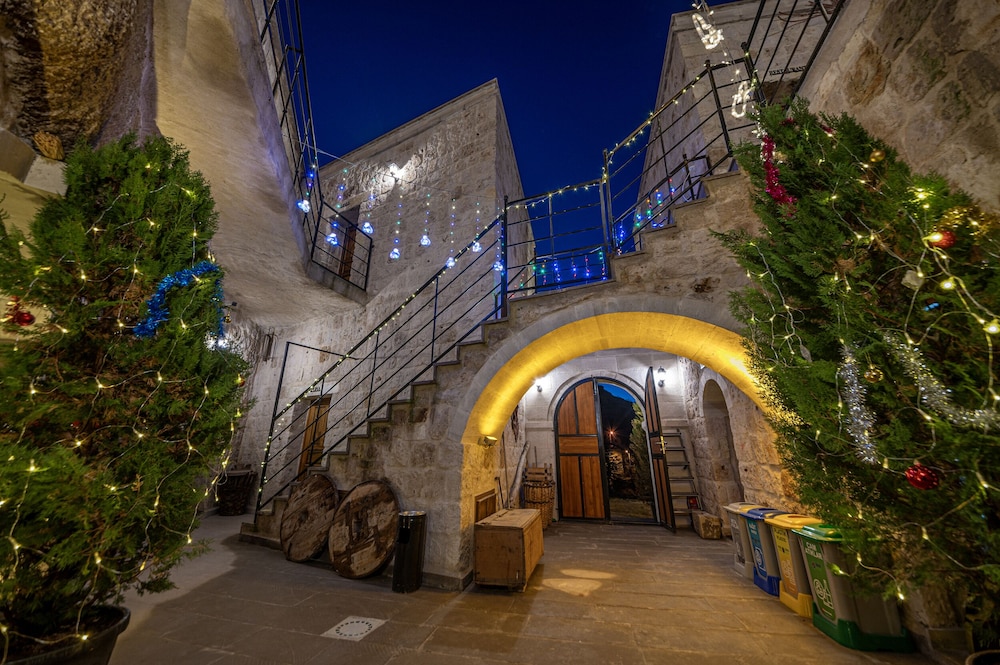 Belenus Cave Hotel 2/50