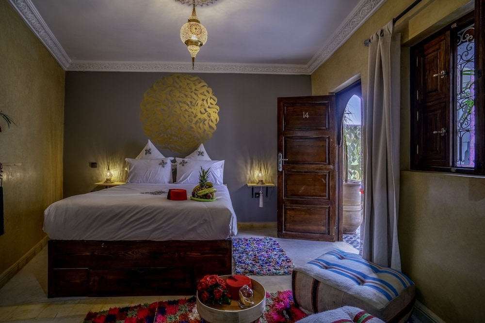 Riad Lumiere D Orient 10/73