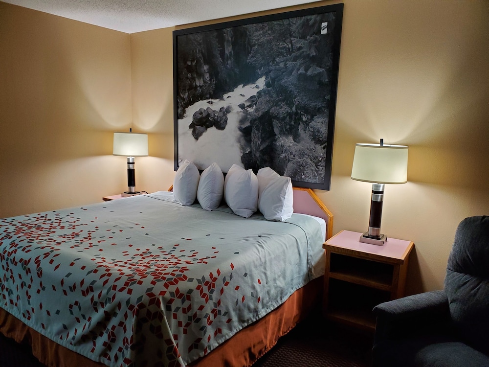 Scottish Inns Ashland 18/29