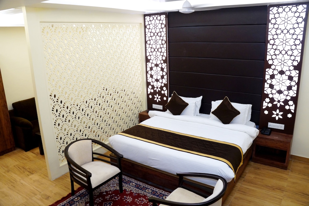 Hotel Shivoy Grand 8/23