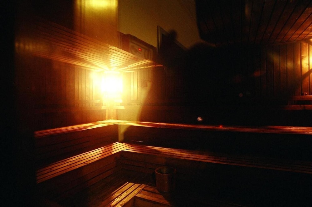 Ebina House 40/60