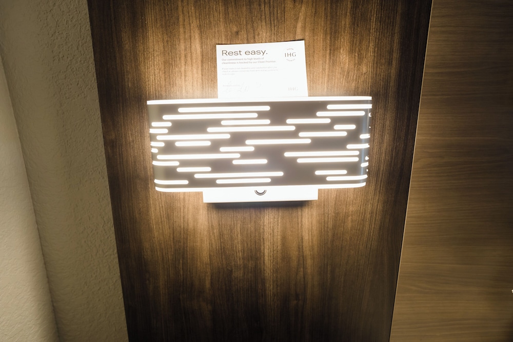 Holiday Inn Express Hotel and Suites Knoxville-North-I-75 Exit 112 31/61