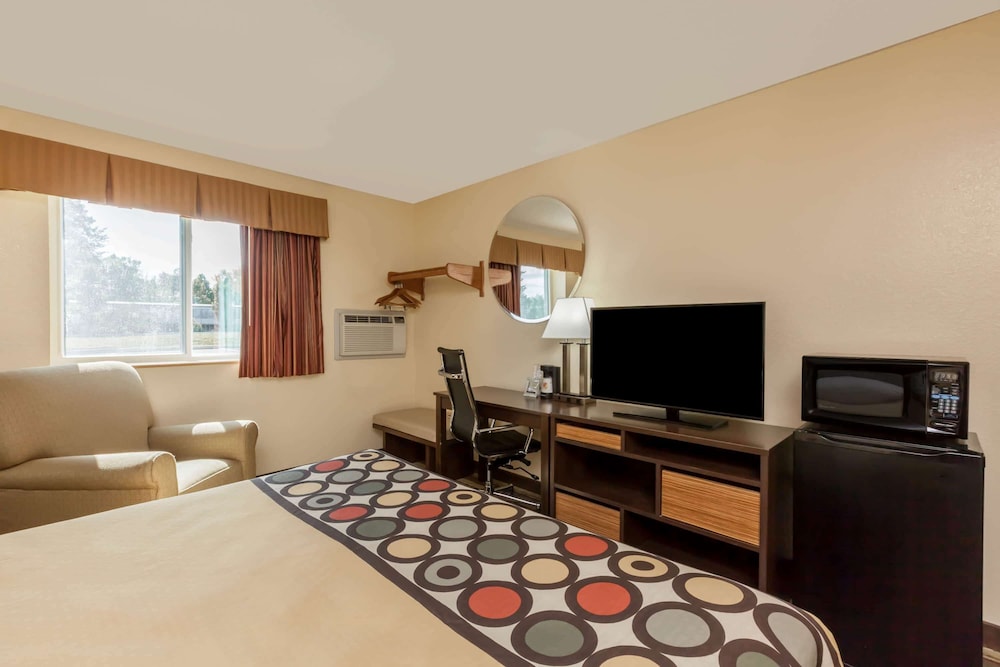 Super 8 by Wyndham Latham/Albany Airport 21/36