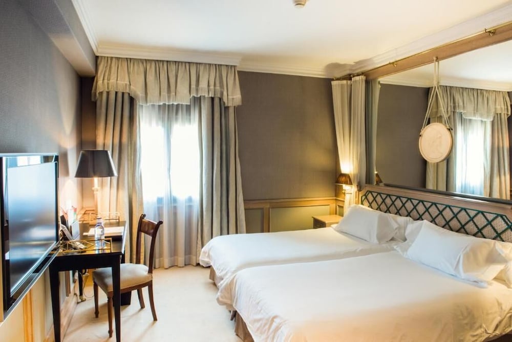 Hotel Palafox 11/55