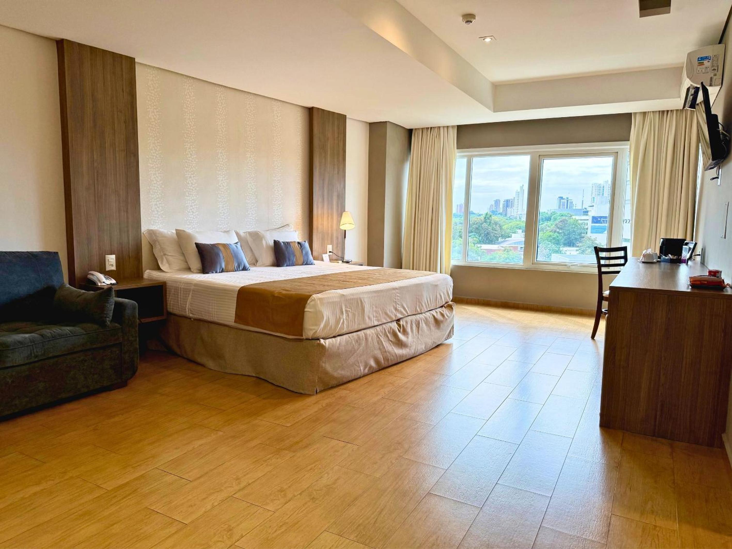 Master, Suite, Hot Tub