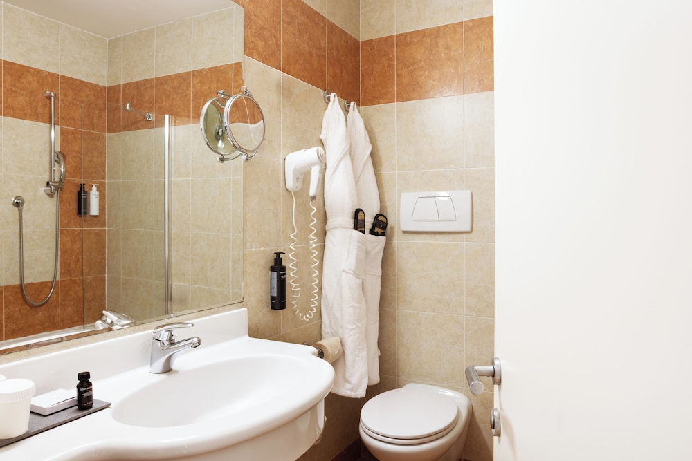Astoria Park Hotel 47/50