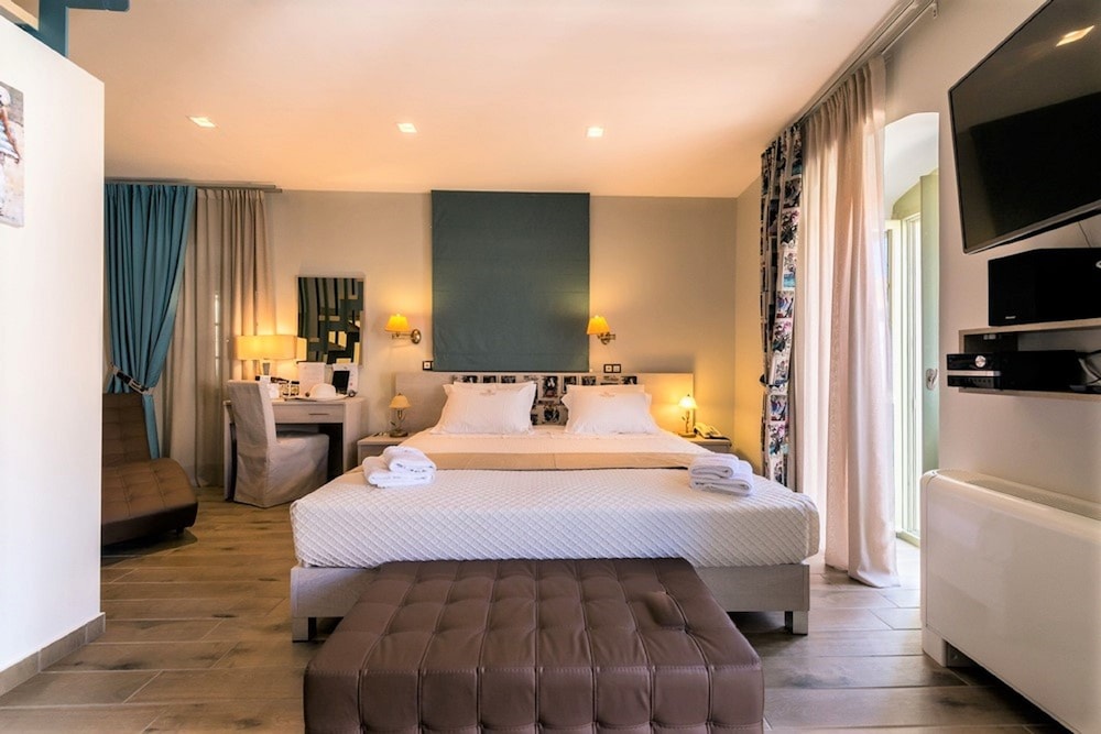 Fiscardonna Luxury Suites 11/50