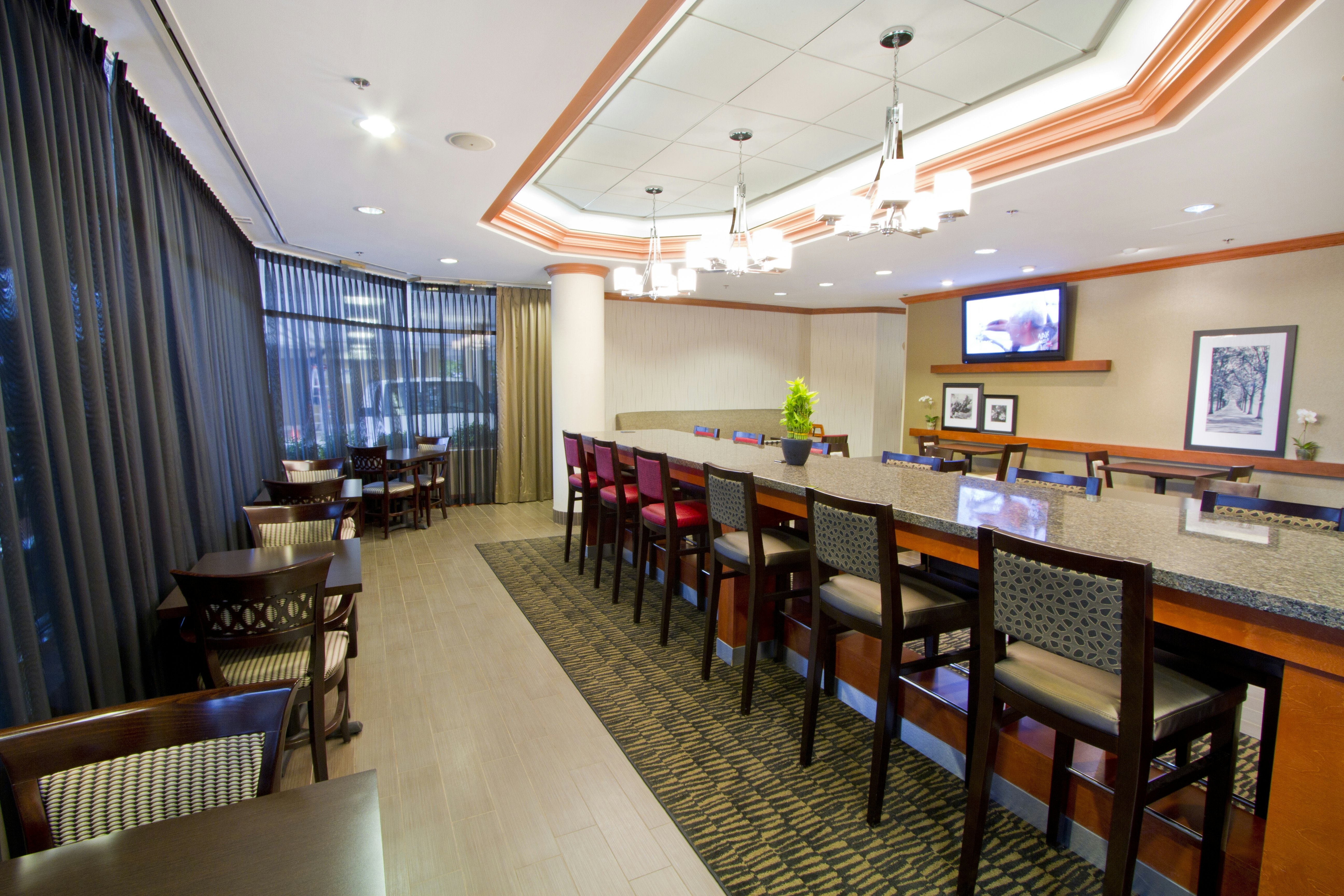 Hampton Inn By Hilton Vancouver Airport/Richmond 23/27