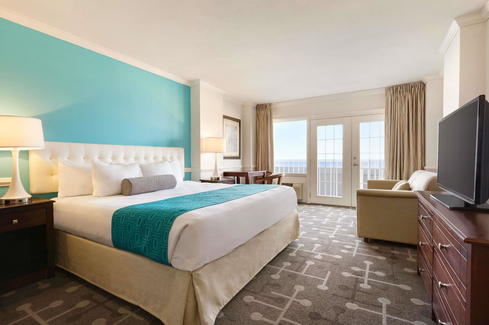 ROOM, KING BED, OCEAN FRONT