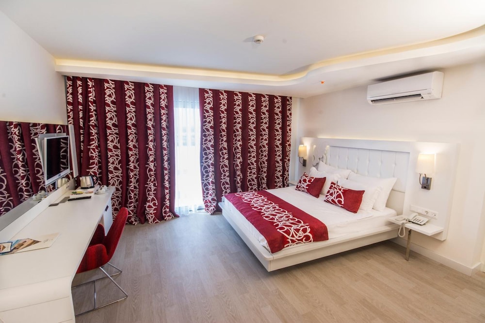 Laguna Beach Alya Resort & SPA 11/50