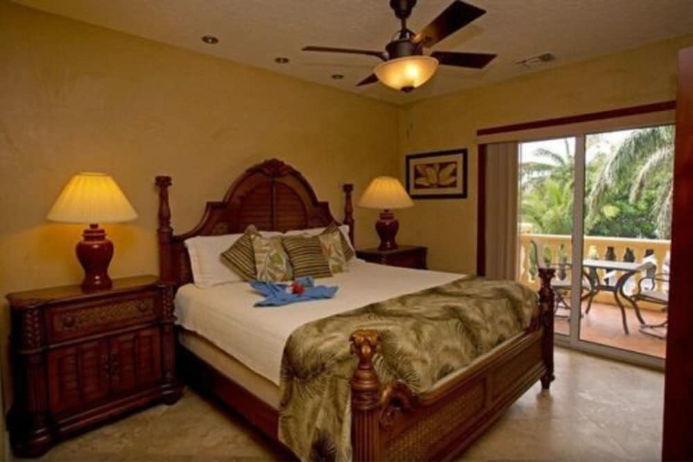 Infinity Bay Beach Resort 13/72
