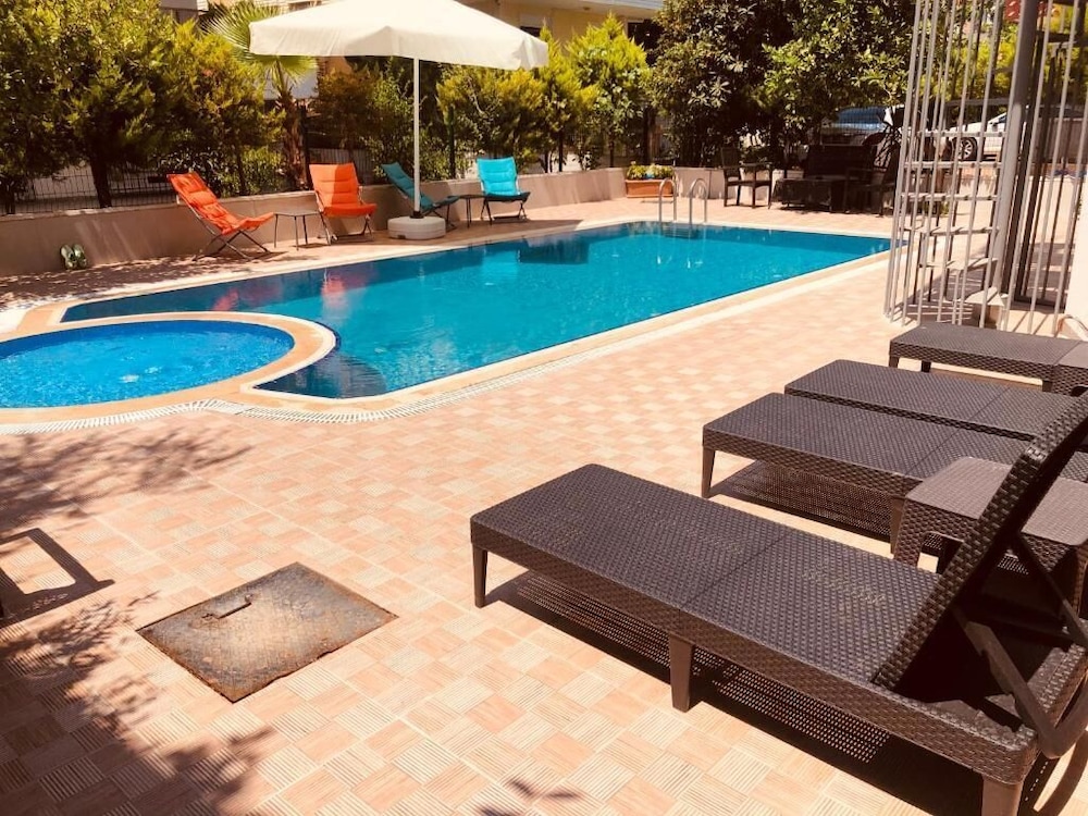 Ale Park Hotel 76/80