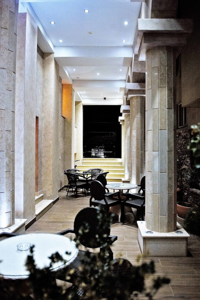 Hotel Flowers 64/71