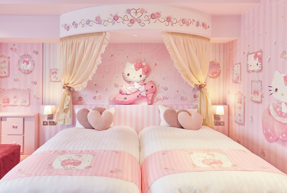 Hello Kitty, Twin Beds