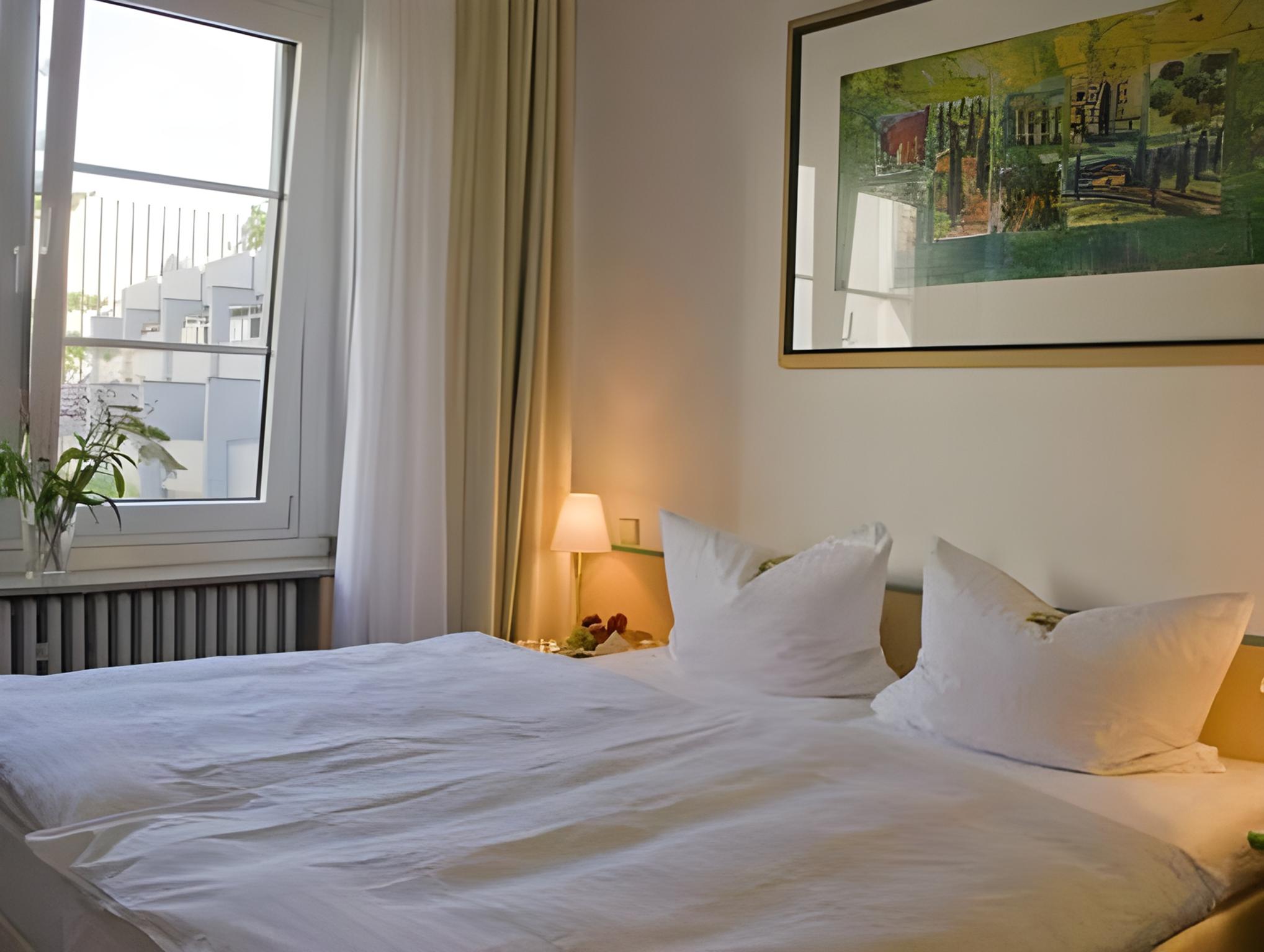 Standard, Twin Beds