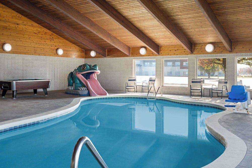 AmericInn by Wyndham Beaver Dam 29/60