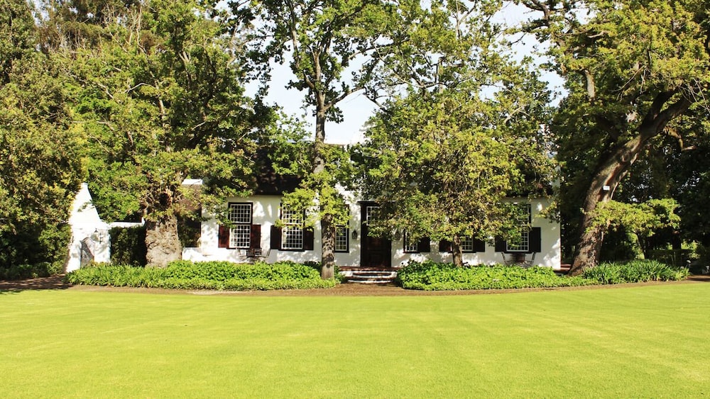 Blaauwklippen Manor House & Jonkershuis by Newmark 43/50