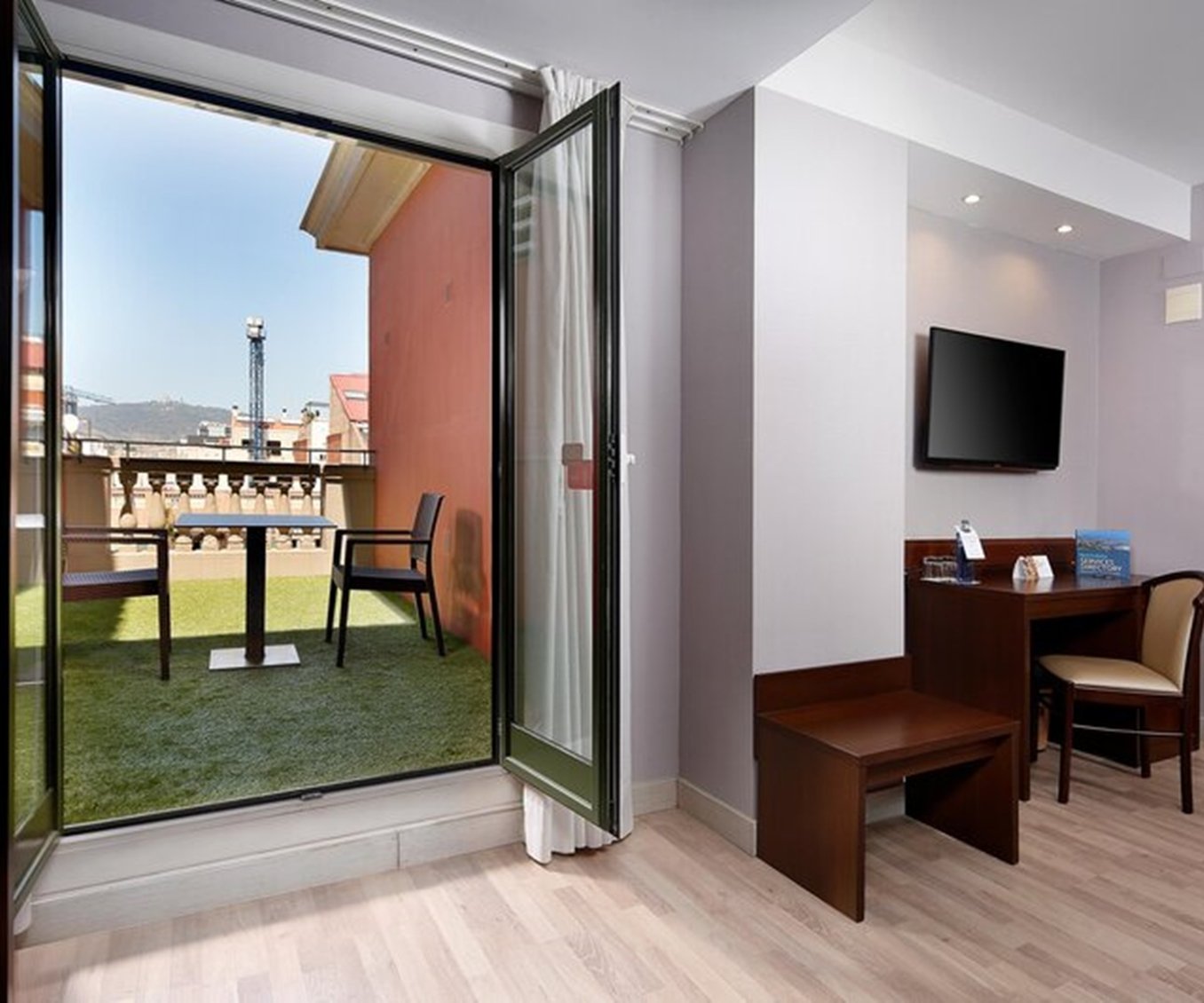 Hcc Taber Hotel 53/57