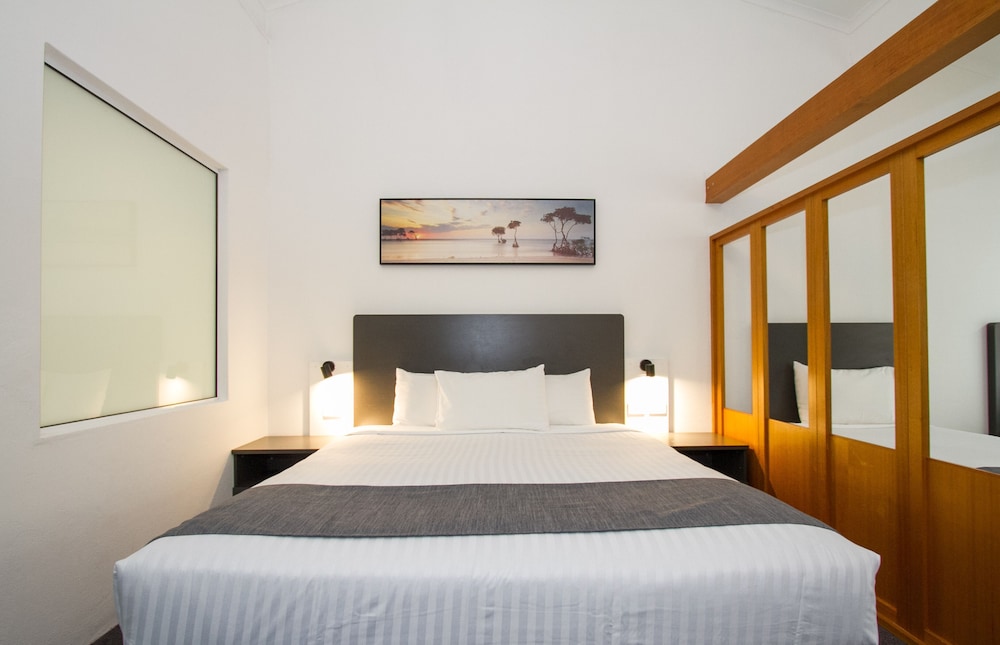 Spa, Suite, King Bed