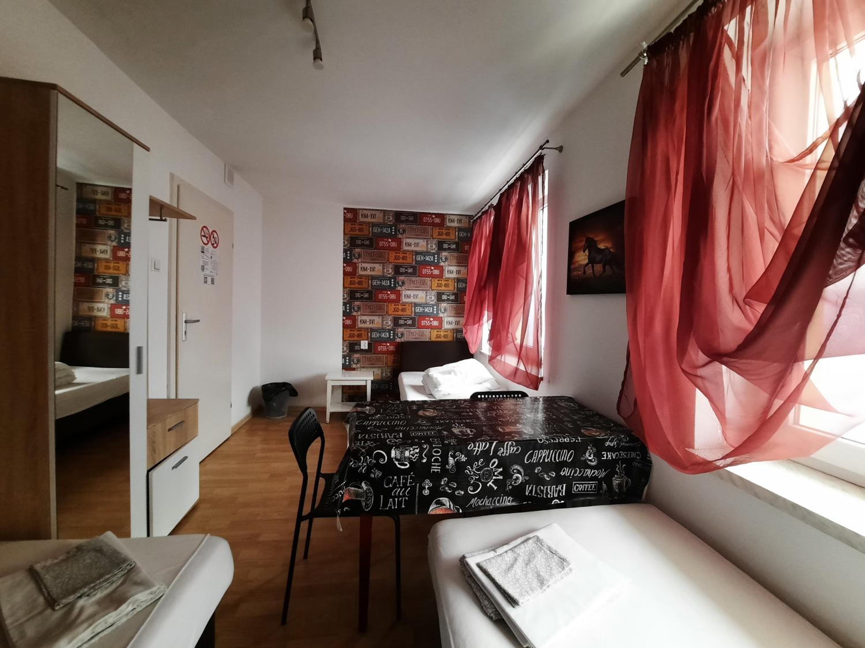 غرفة ثلاثية بثلاثة أسرّة، Lorf Hostel&Coffee 2/5