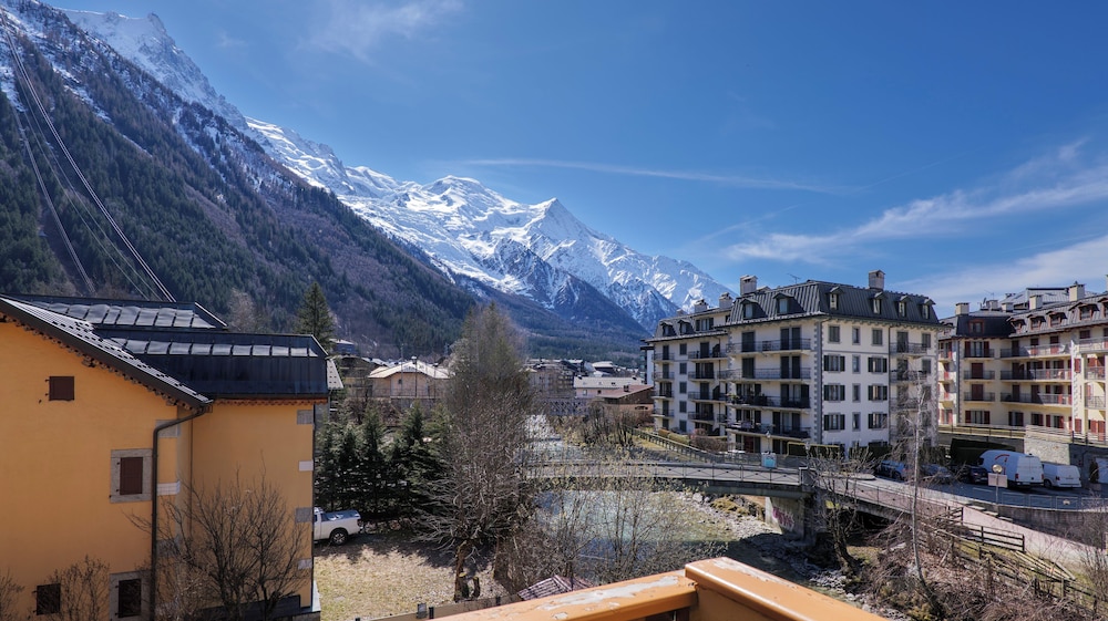 Hotel Lyret Chamonix 46/50