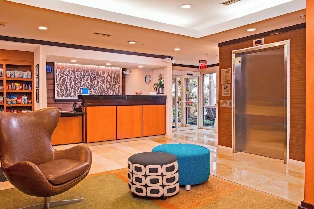 Fairfield Inn And Suites Frederick 8/50