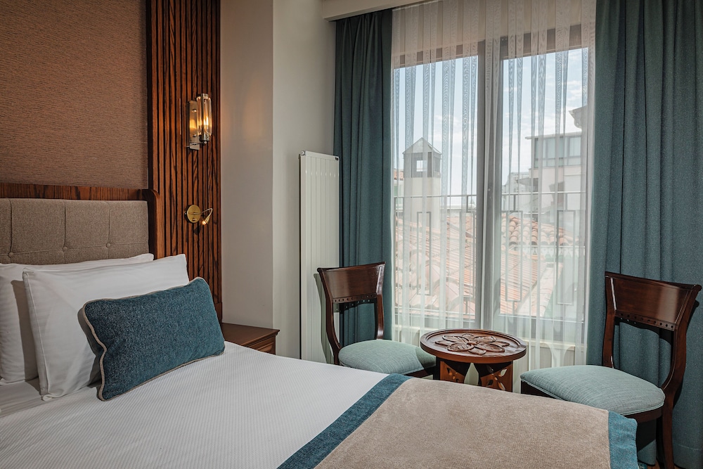 Triton Hotel 27/60