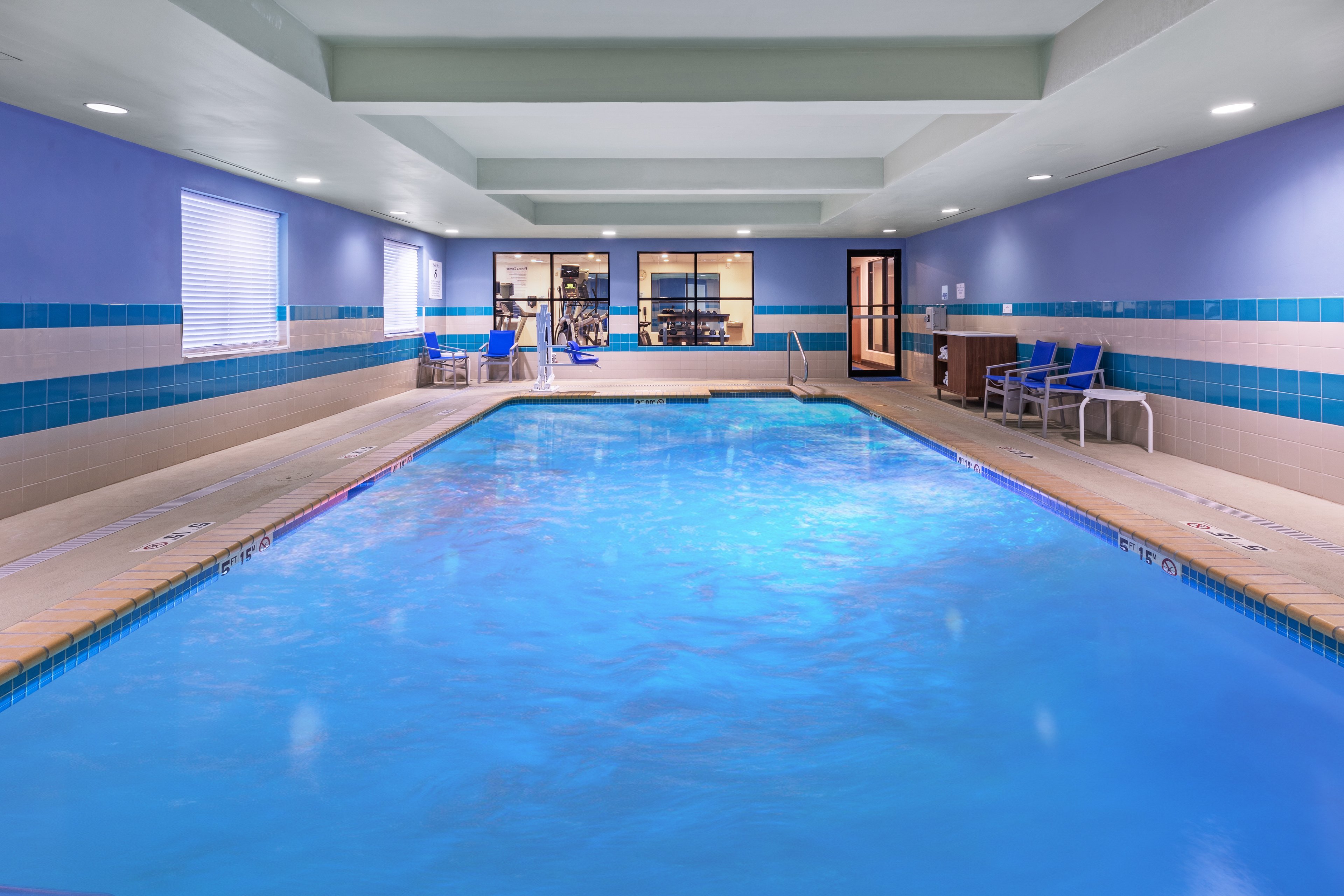 Holiday Inn Express Hotel and Suites Picayune-Stennis Space Cntr 38/68