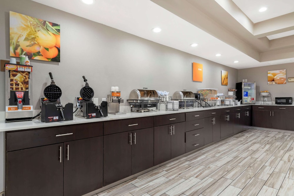 Comfort Inn And Suites Near Medical Center 7/56