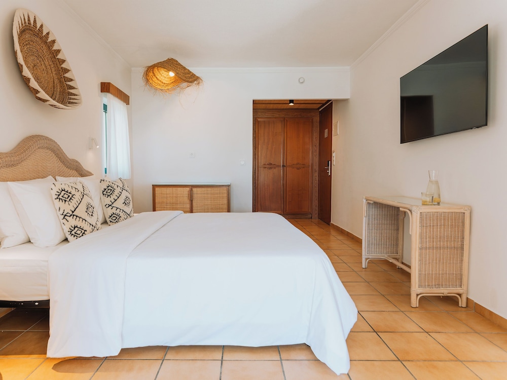 Cabana, Twin Beds, Sofa