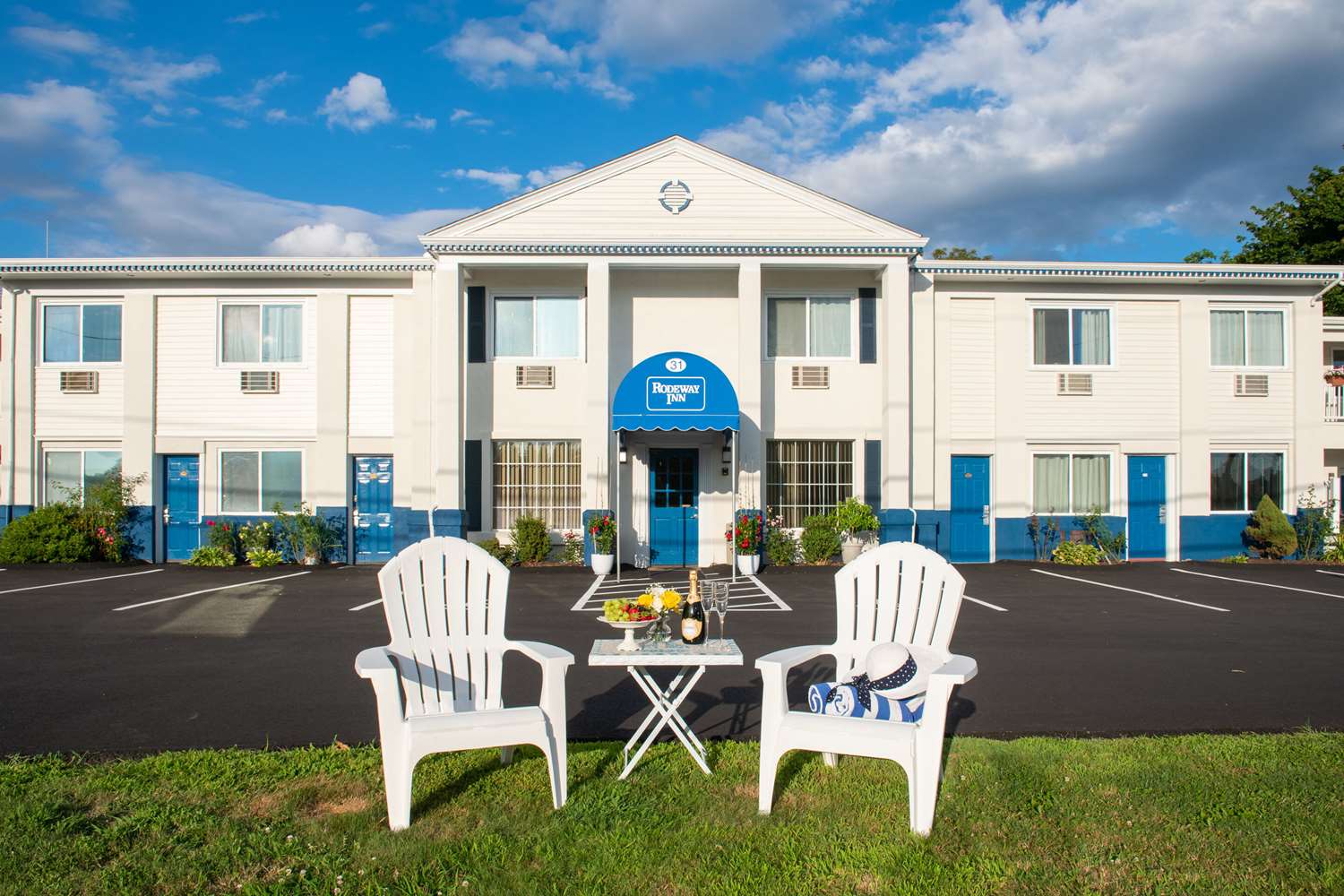 Rodeway Inn Middletown 33/35