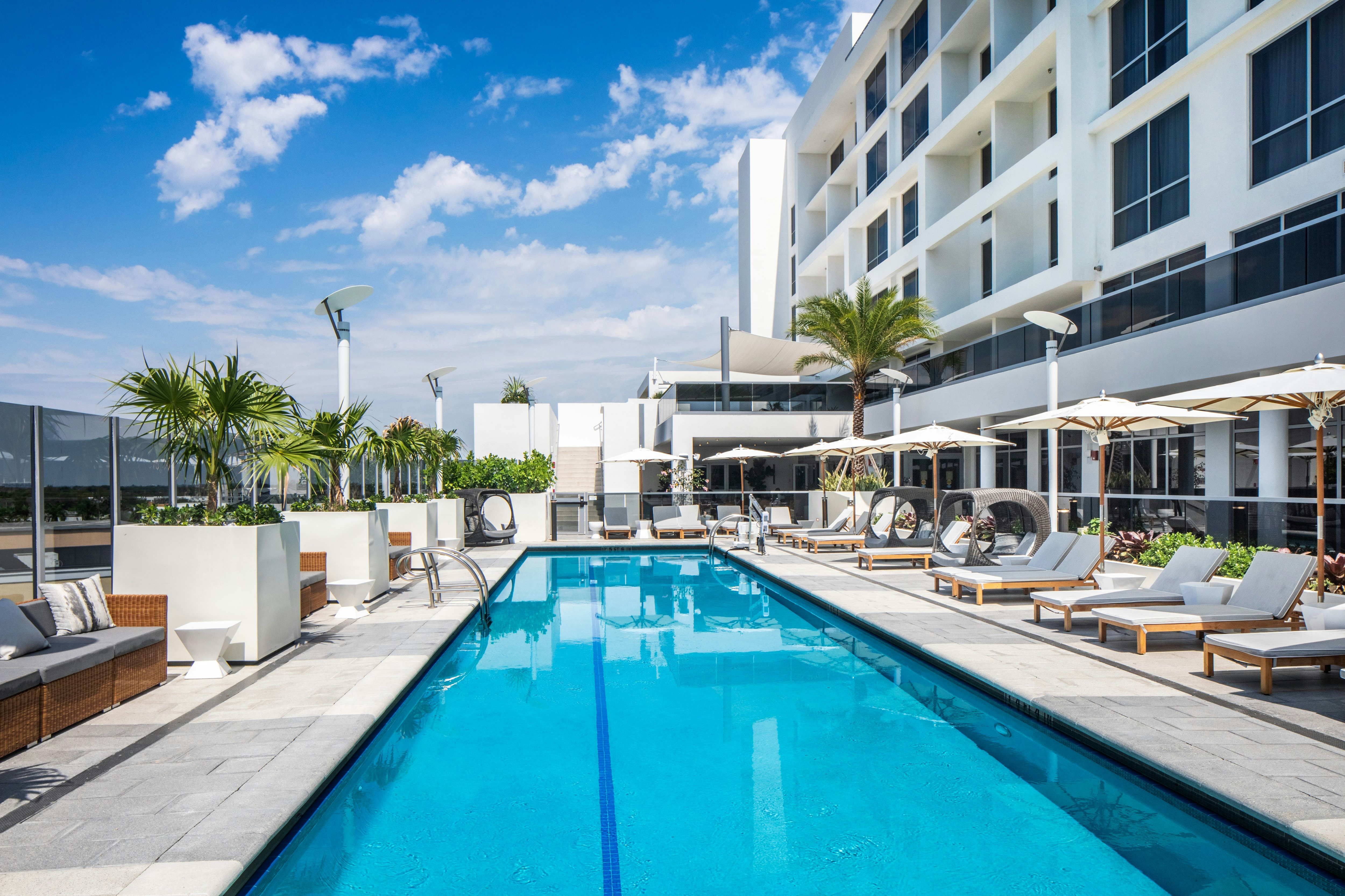 Hilton Aventura Miami 66/67