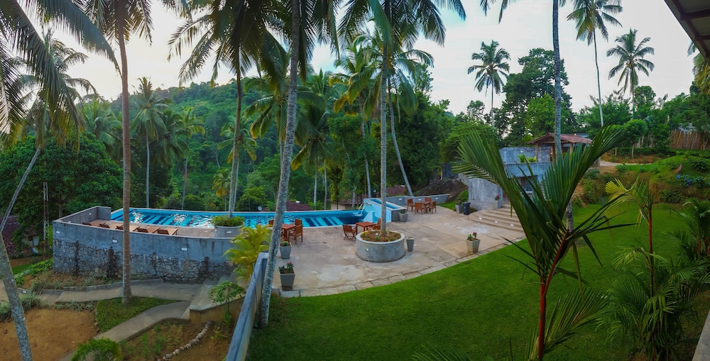 Athulya Villas 25/36