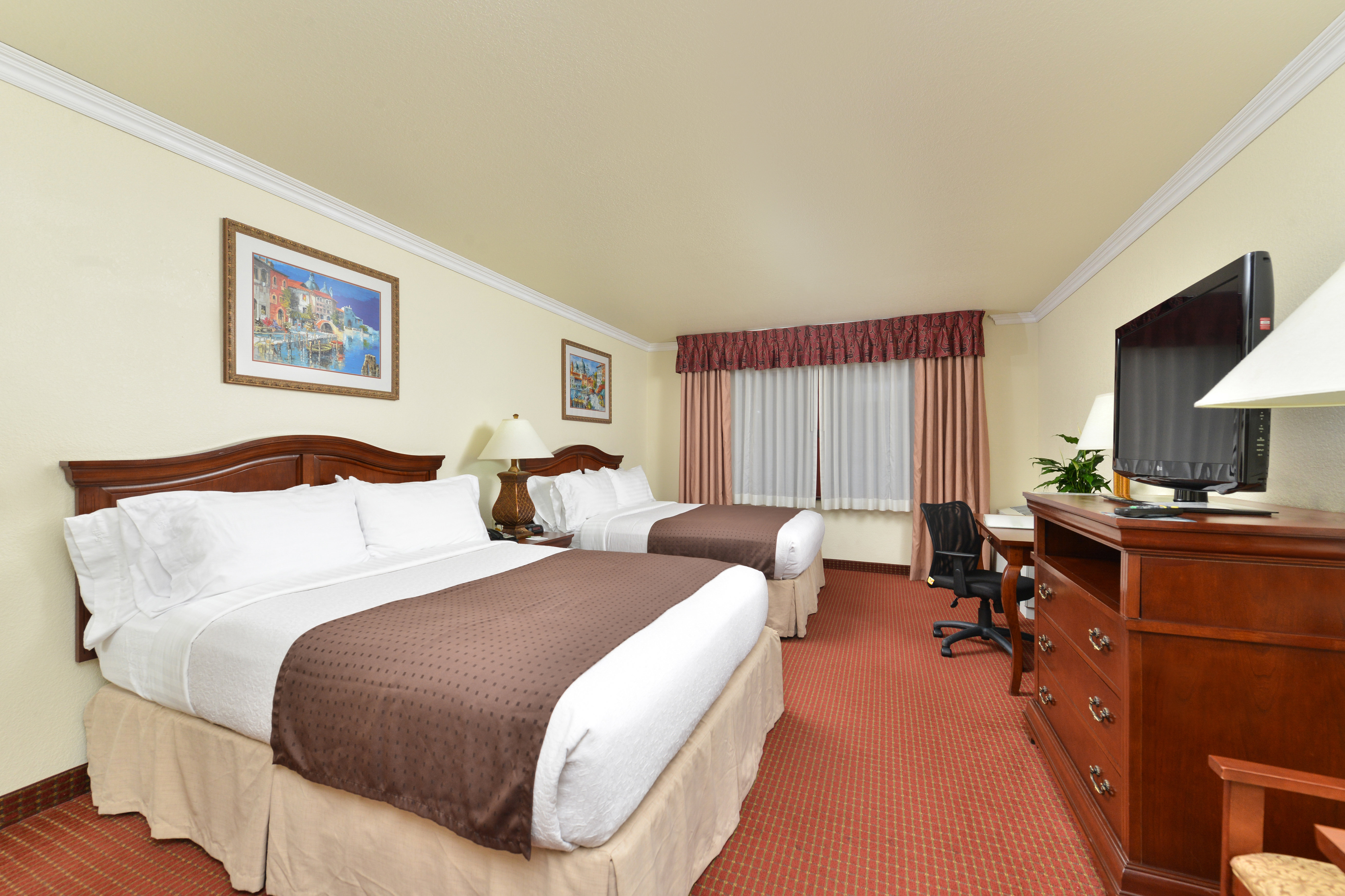 Holiday Inn Sacramento Rancho Cordova 34/77