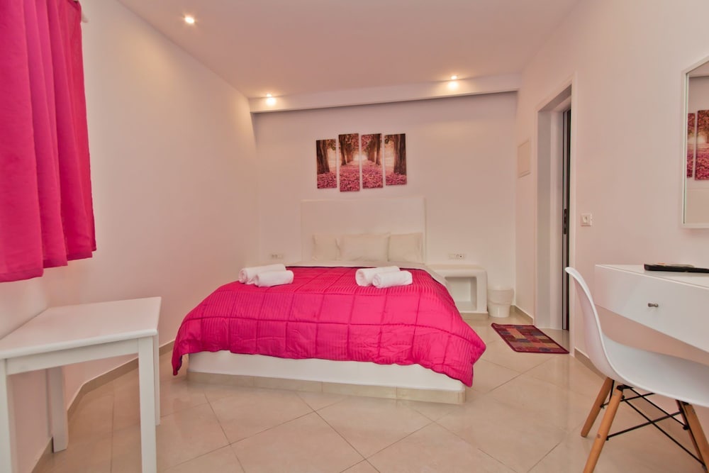 Milena Hotel 7/45