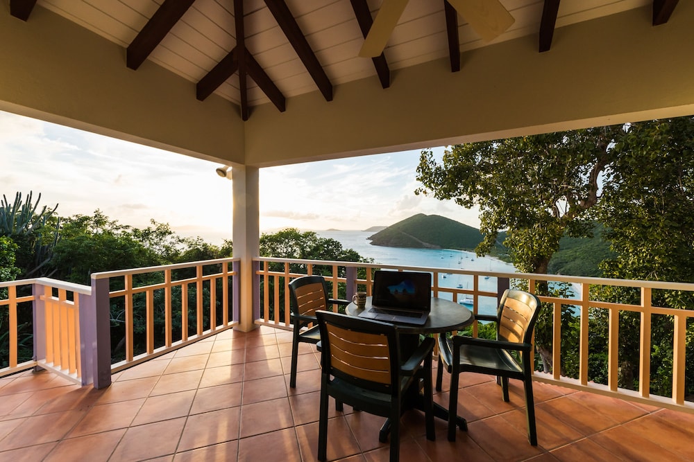 White Bay Villas 35/50