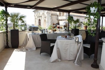 Suite Hotel Santa Chiara 45/50